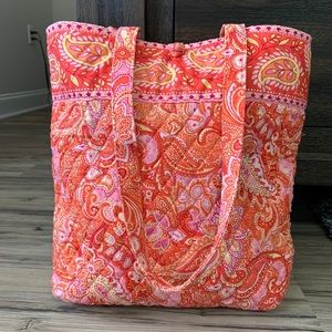 VERA BRADLEY TOTE IN SHERBERT